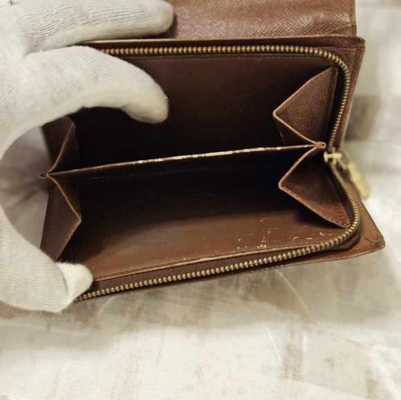 Louis Vuitton Monogram Porte Monnaie Tresor Wallet - Picture 10 of 13